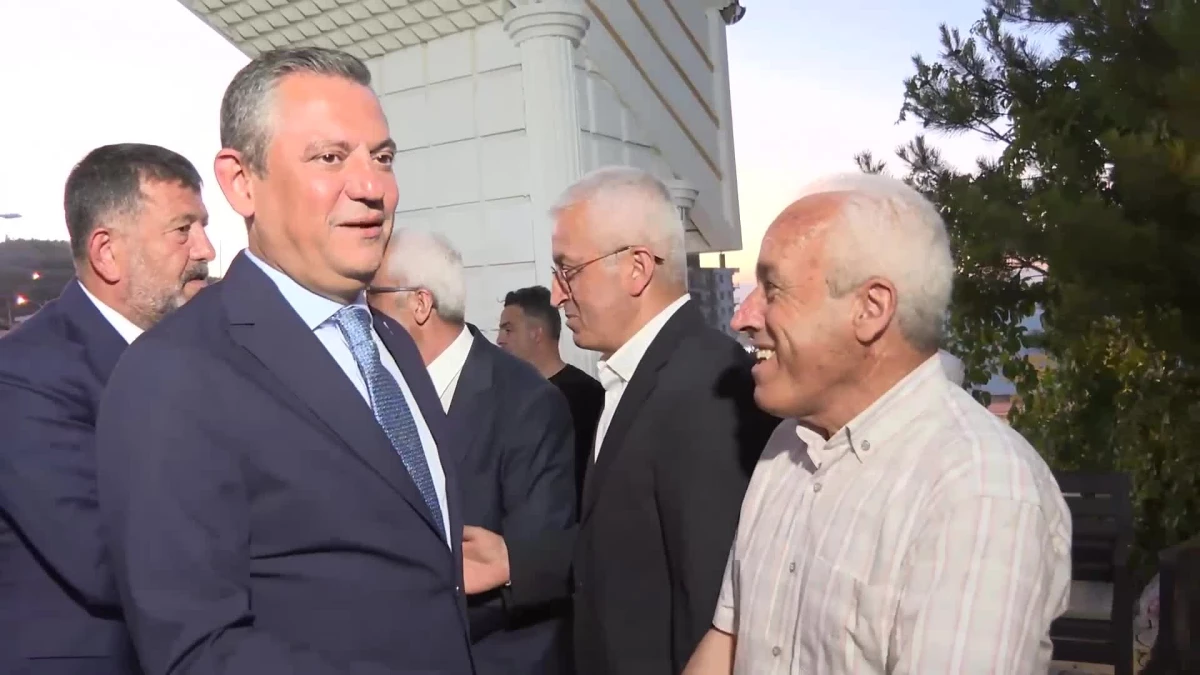CHP Genel Başkanı Özgür Özel, Malatya Milletvekili Veli Ağbaba’nın danışmanının düğün törenine katıldı